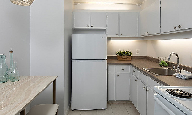 Apartment For Rent: ...