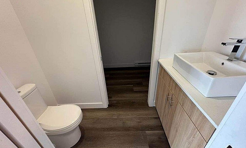 5 1/2 Style Condo No...