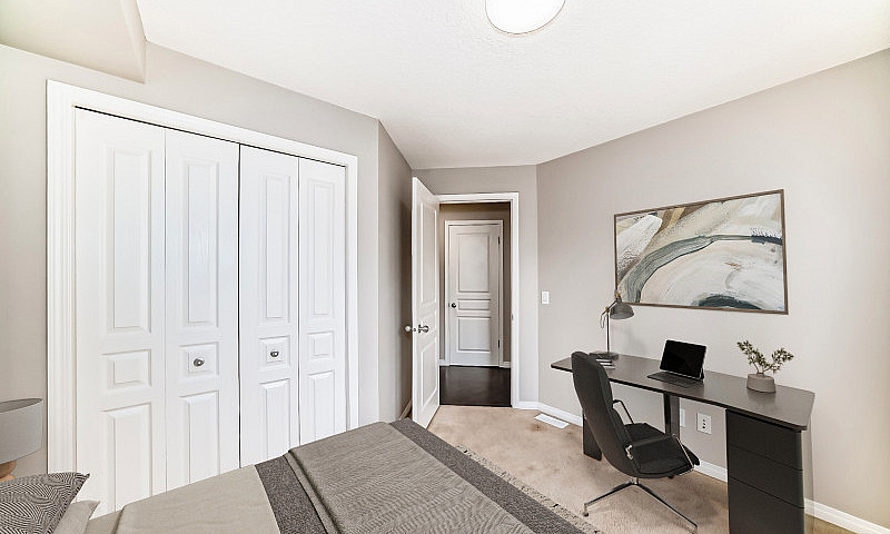 Stunning 2 Bed 1 Bat...