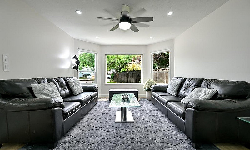 12925 65 Avenue Surr...