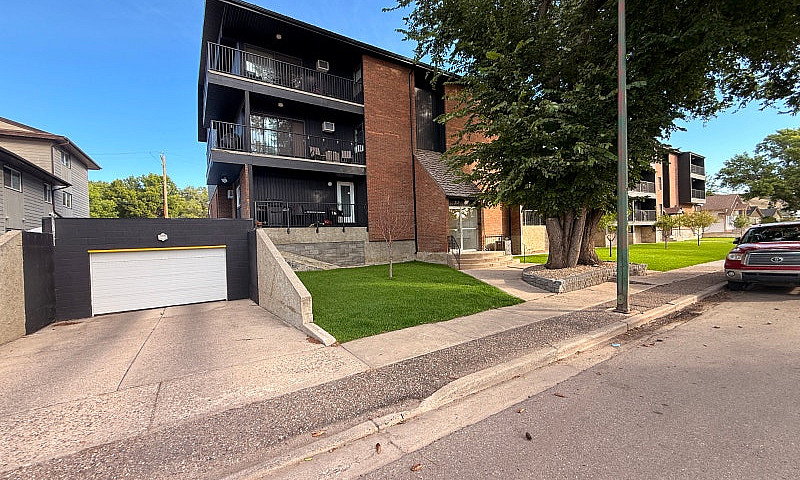 Renovated 2 Bedroom ...