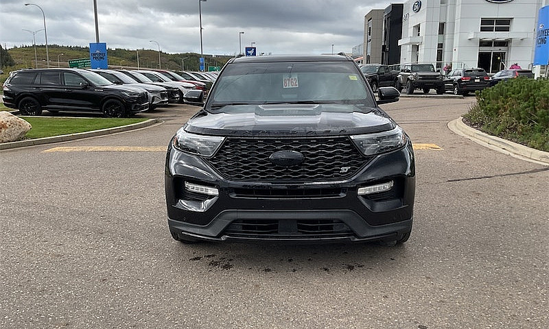 2023 Ford Explorer S...