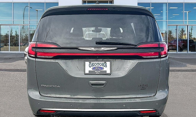 2023 Chrysler Pacifi...