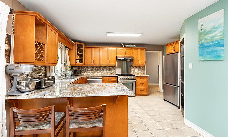 2946 Henderson Highw...