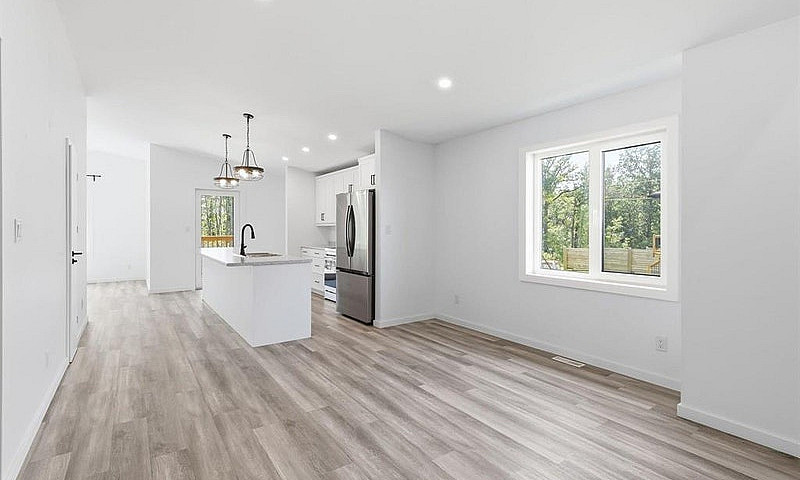 176 Ravenhill Drive ...