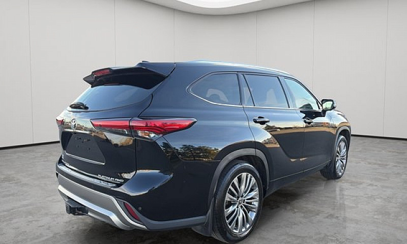 2023 Toyota Highland...