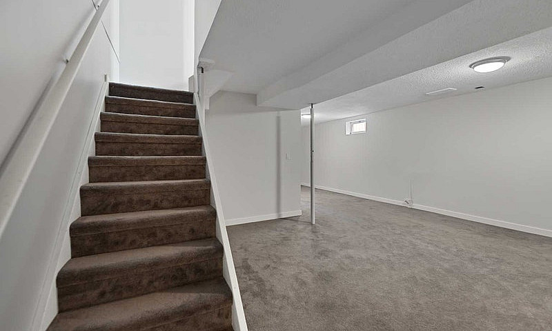 House For Sale In Wh...