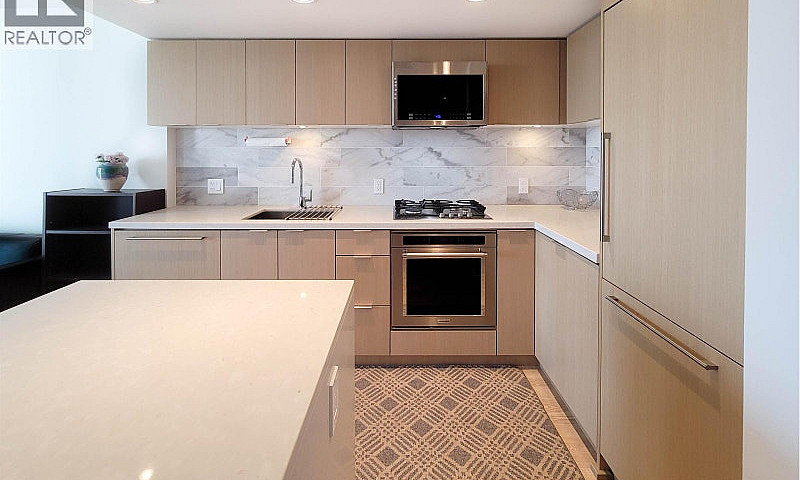 17Xx 8189 Cambie Str...