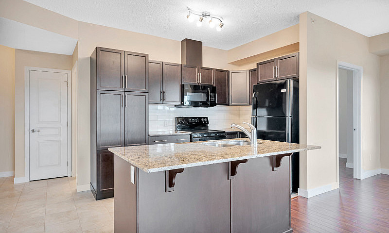Corner Unit!! Southe...
