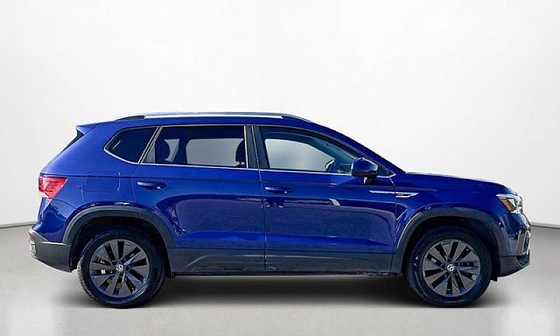2022 Volkswagen Taos...