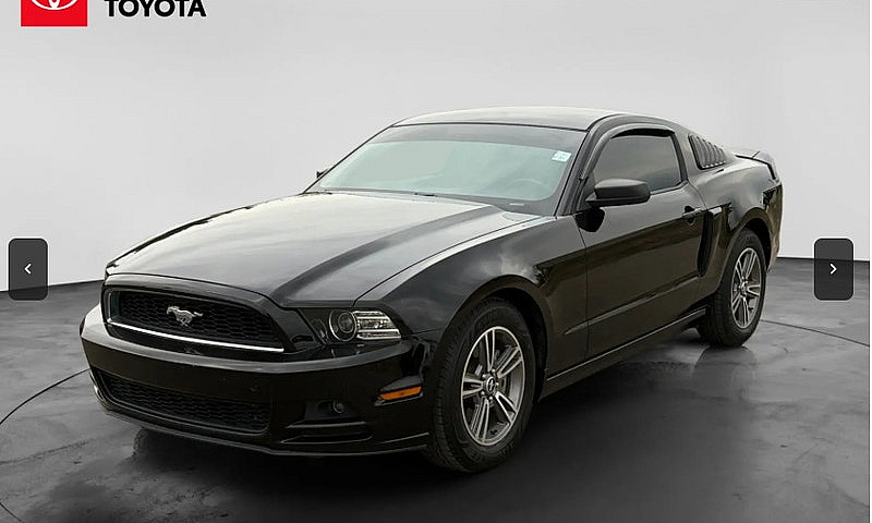 2013 Ford Mustang 2D...