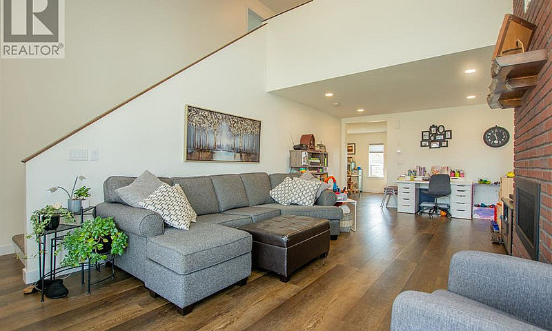 10737 150 Avenue Rur...