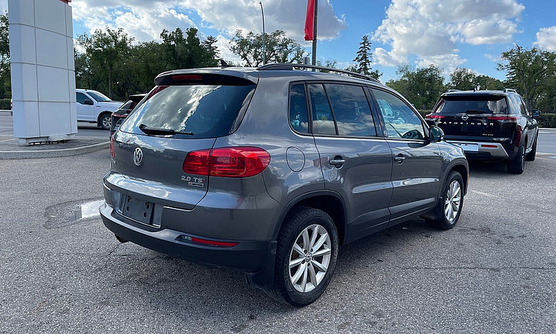 2017 Volkswagen Tigu...