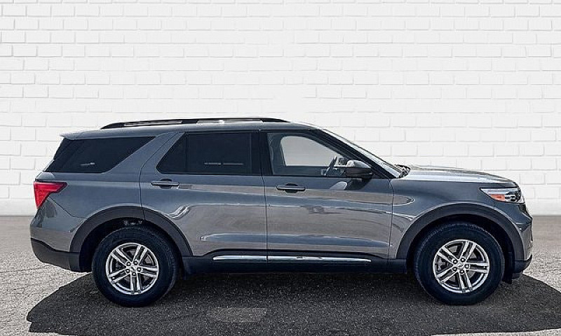 2023 Ford Explorer X...