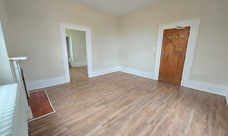 Bright & Spacious Ma...