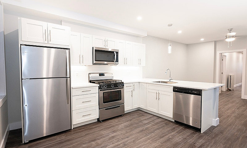 883 Grosvenor Avenue...