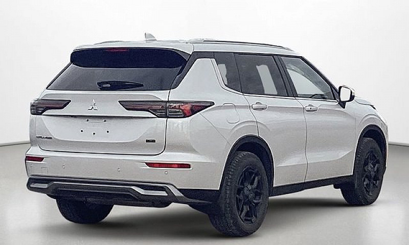 2026 Mitsubishi Outl...