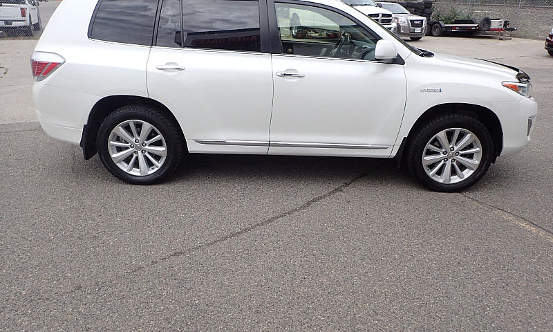 2013 Toyota Hilander...