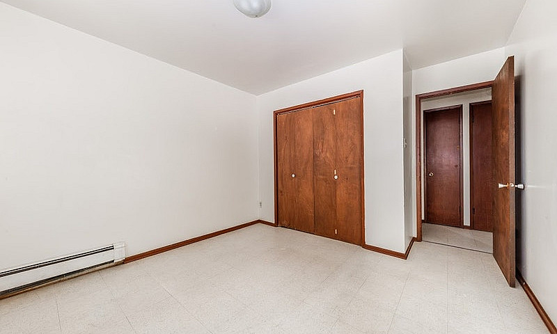 330 Mckenzie St- 2 B...