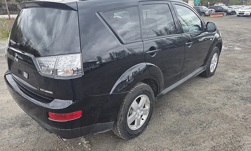2009 Mitsubishi Outl...