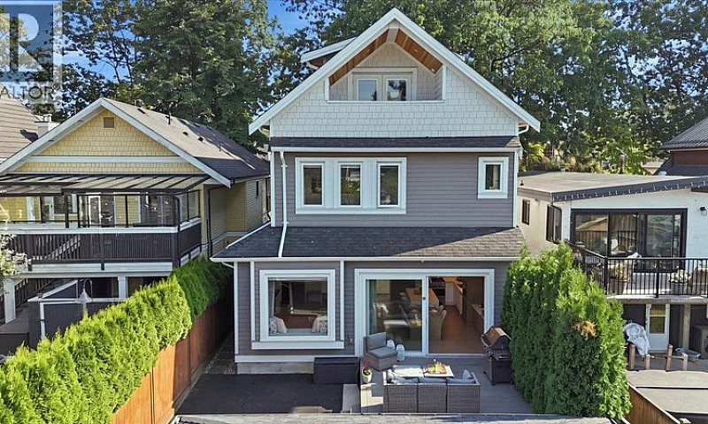 2137 E 2Nd Avenue Va...