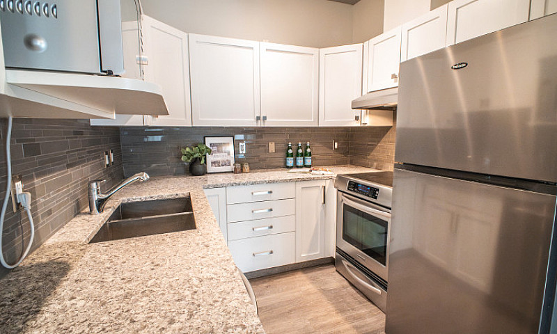 Beautiful - 2 Bed 2 ...