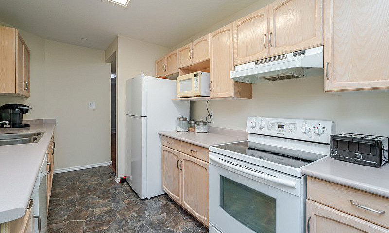 314-33280 E Bourquin...