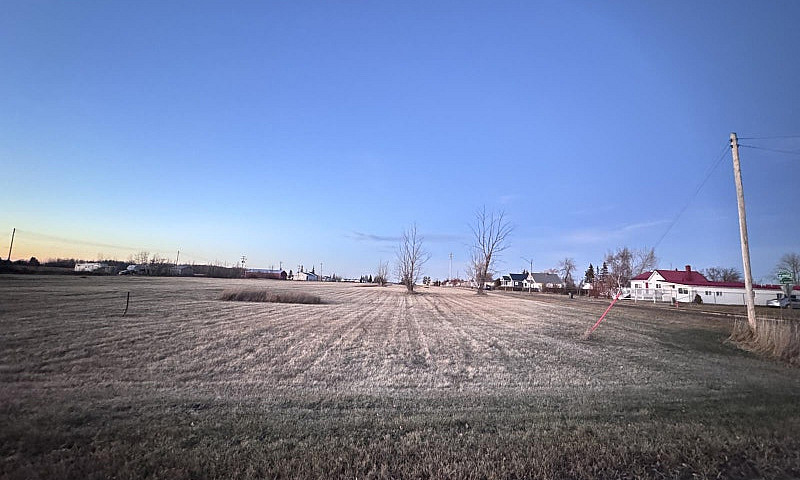 4716 53 Street Clyde...