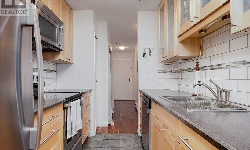 107 1241 Fairfield R...