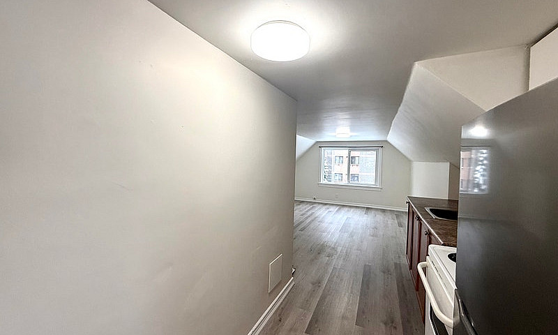 3- 169 East Ave S Ha...