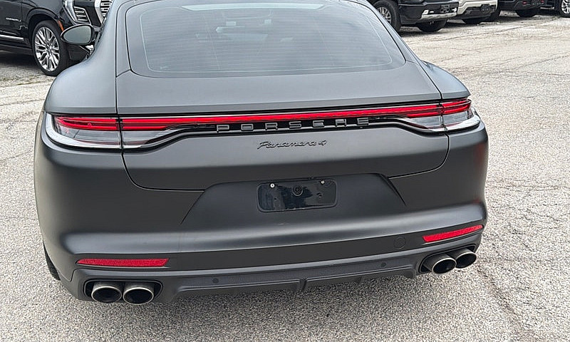 2021 Porsche Panamer...