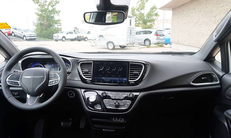 2025 Chrysler Grand ...