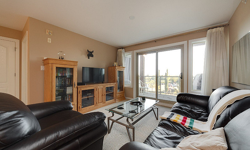 Beautiful Condo In S...