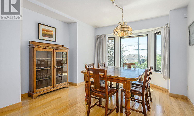513 E 5Th Street Nor...
