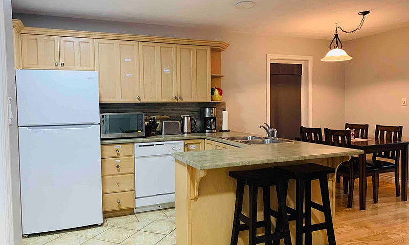 Cozy 2-Bedroom Home ...