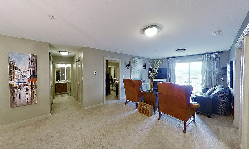 Luxury West Facing 8...