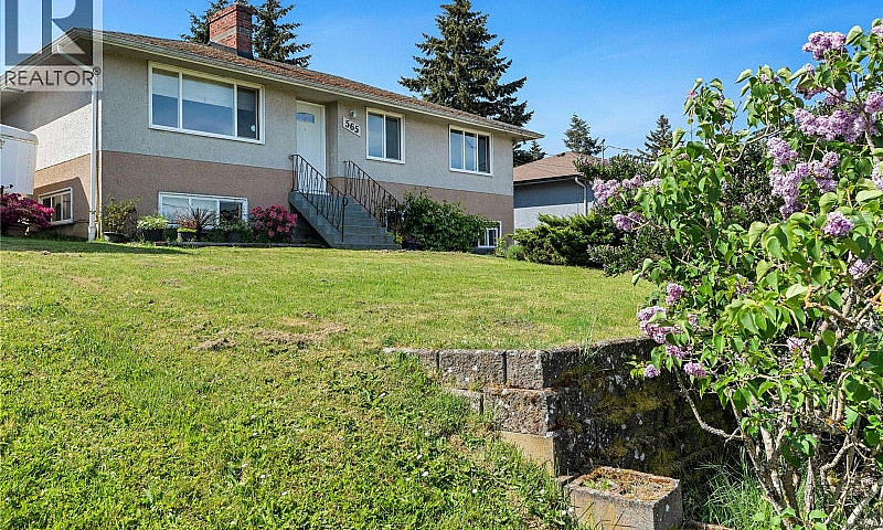 565 Baker St Saanich...