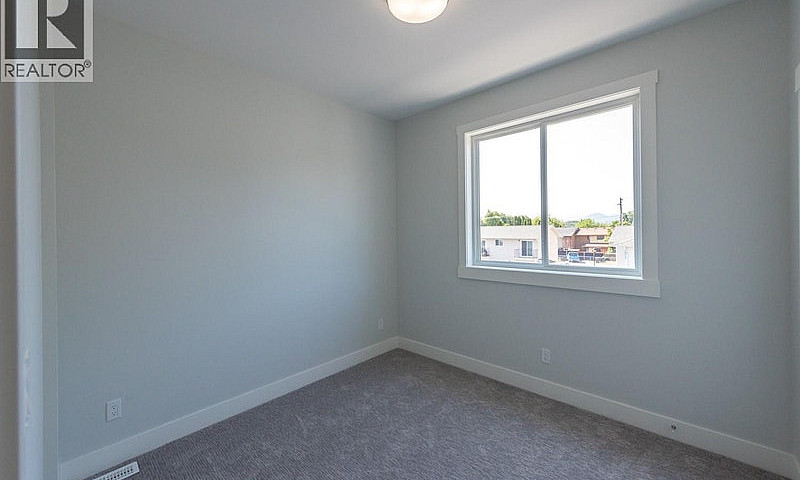 742 Kamloops Avenue ...