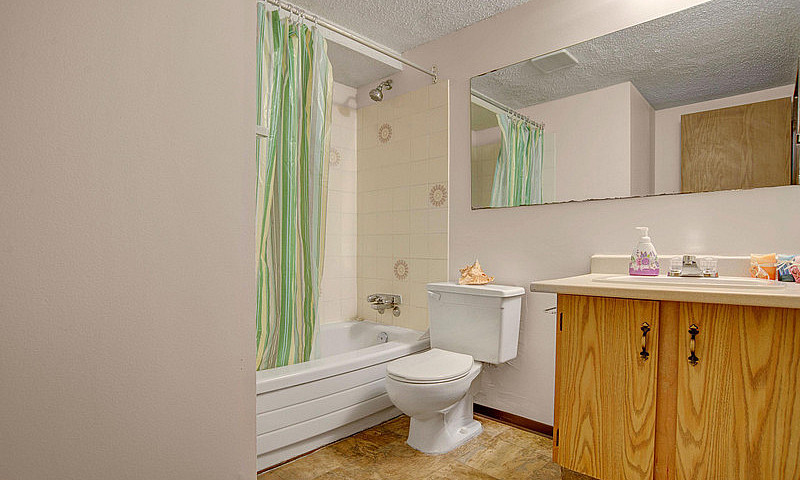 2 Bed X 1 Bath Apart...