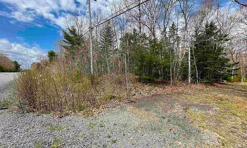 35 Acres W Driveway/...