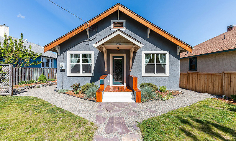 786 St Paul St 4 Bdr...