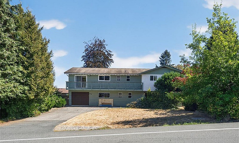 5 Bedroom Home Locat...