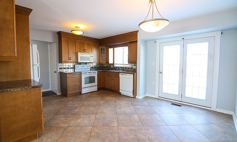 675 Geneva St, St. C...