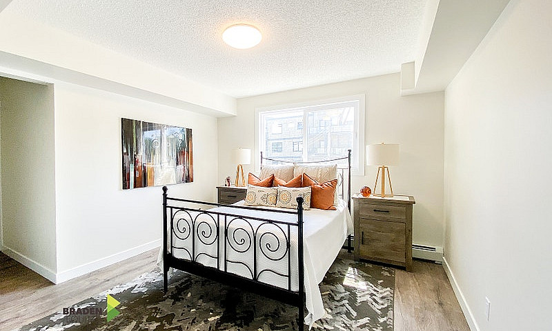 Strathcona Apartment...