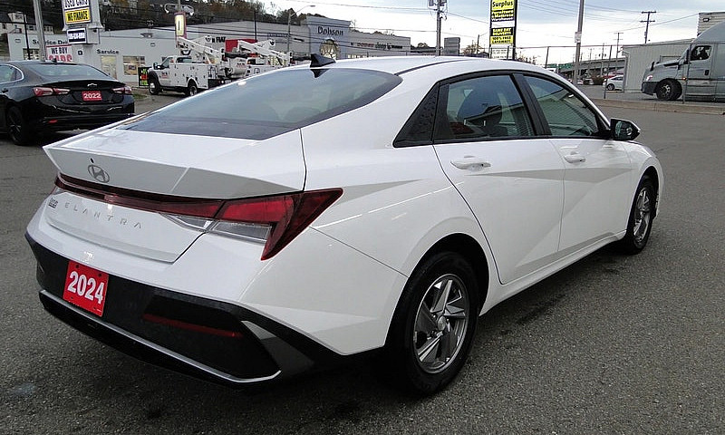 2022 Hyundai Elantra...