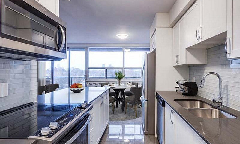 Bachelor Apartment F...
