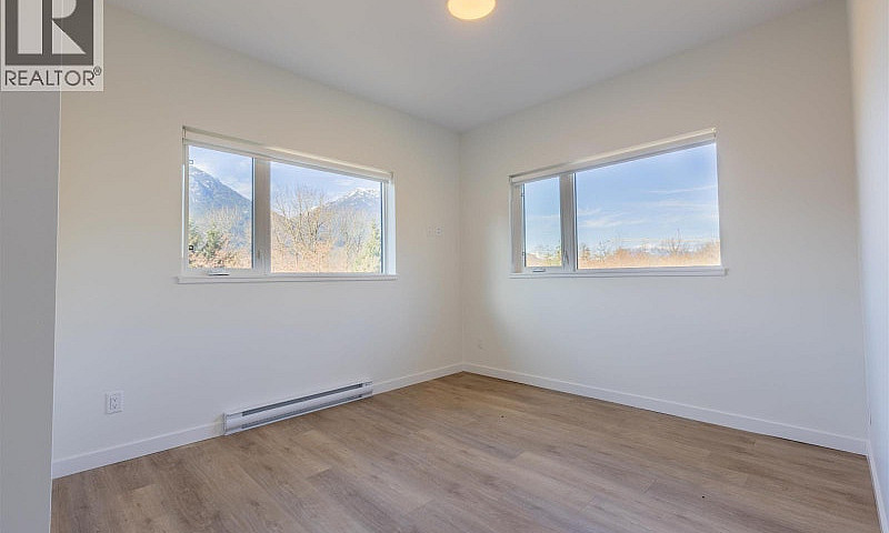 202 39180 Finch Plac...