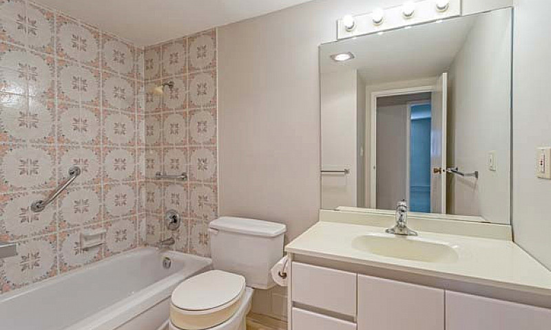 Charming Unit!...