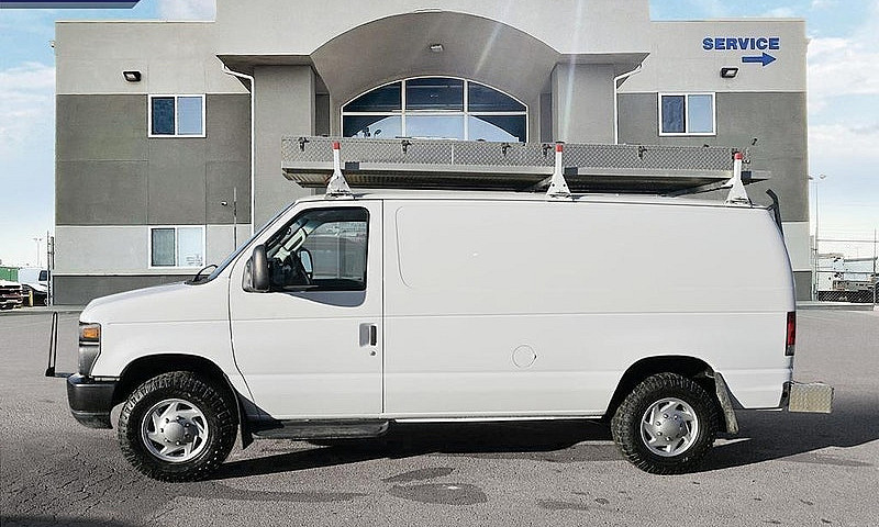2012 Ford E-350 Supe...