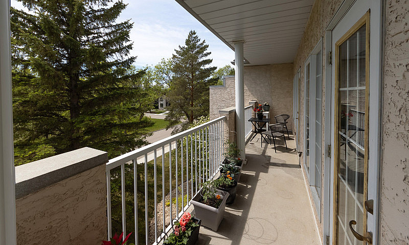 Renovated Condo In B...